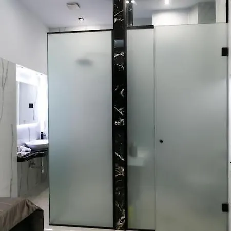 Center Marble 40sqm Gas Heating 2smarttv Optical Fiber - Secured24h Private Entrance * Selanik